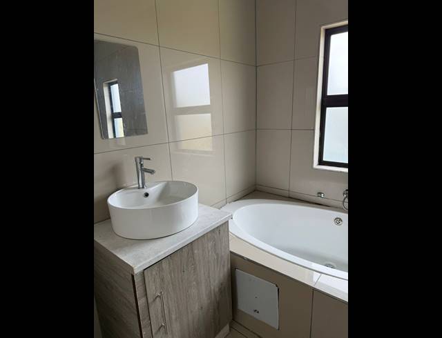 4 BEDROOM HOUSE FOR SALE IN MELODIE